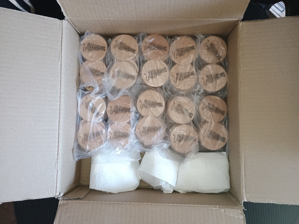 london tiger coffee - 100 magnets delivery box