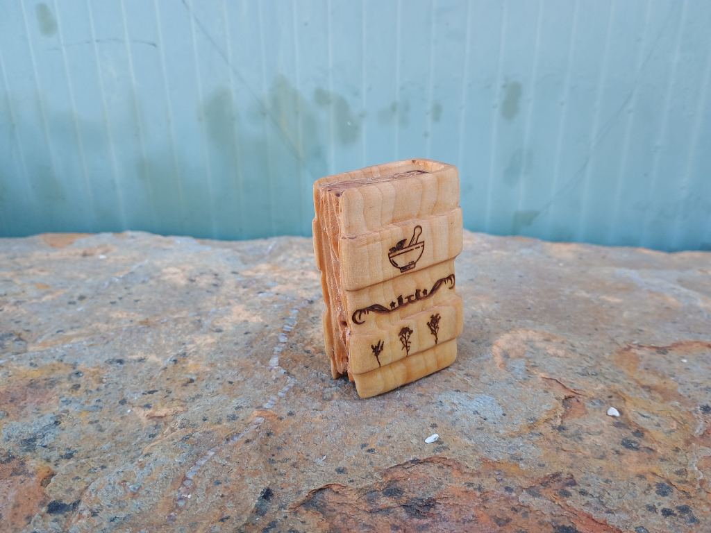 kraeuterhexe - back, basswood