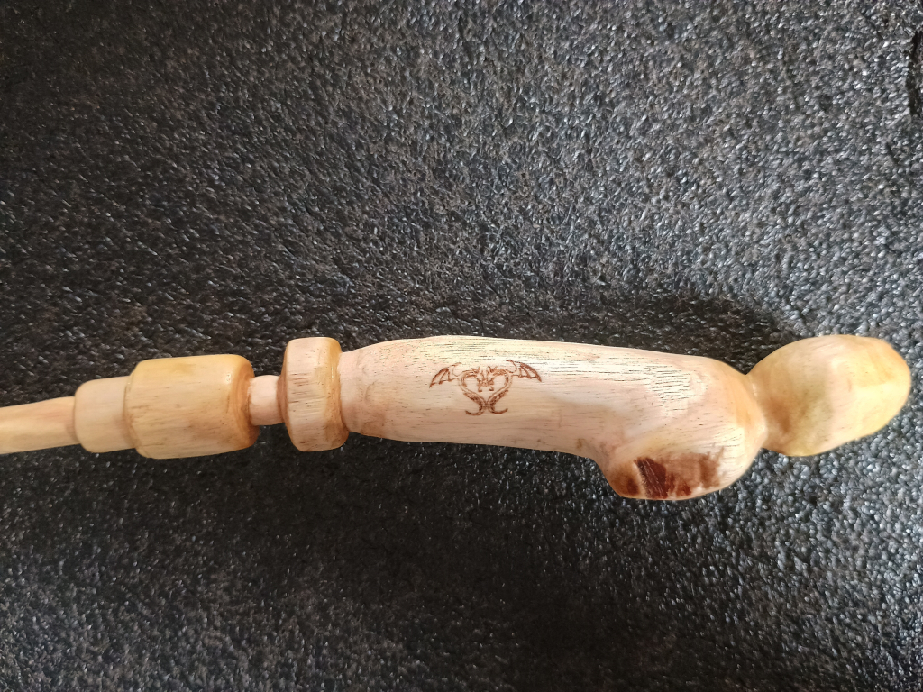 acacia 31.5cm dragon core handle