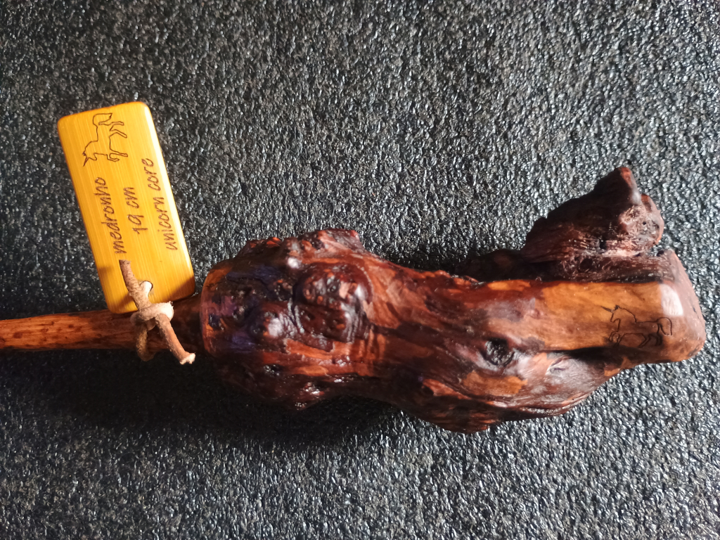 medronho 19cm unicorn core