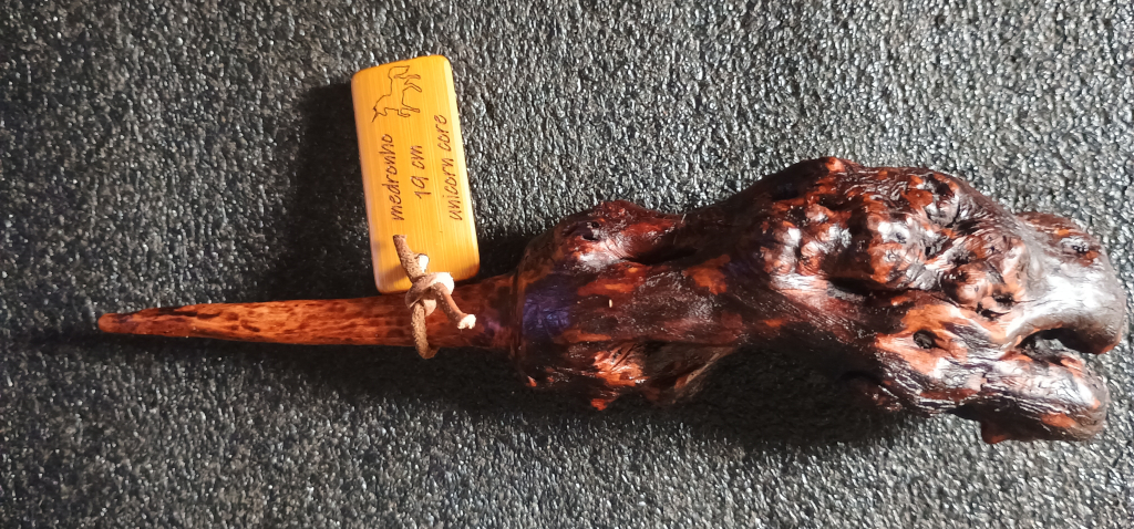 medronho 19cm unicorn core details