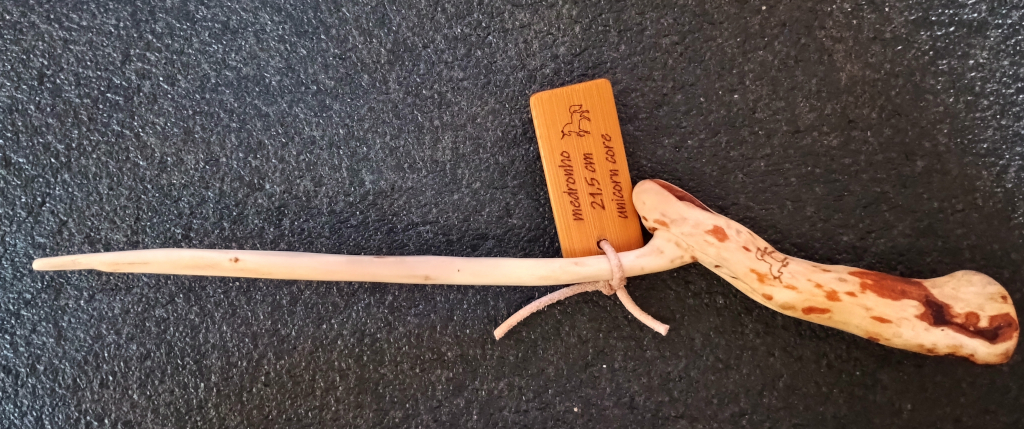 medronho 21.5cm unicorn core details
